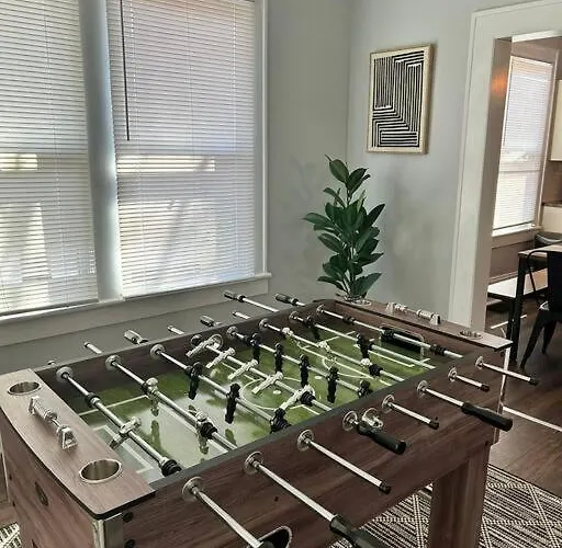 Downtown Charm, 3 Bdr, Near Rest And Bars