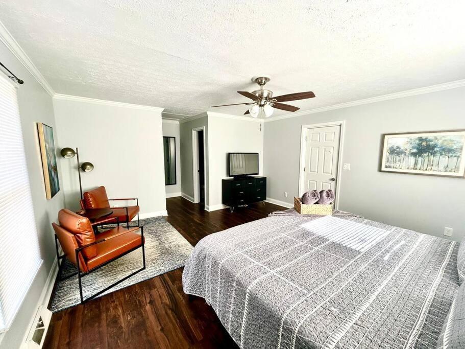 Downtown Charm, 3 Bdr, Near Rest And Bars