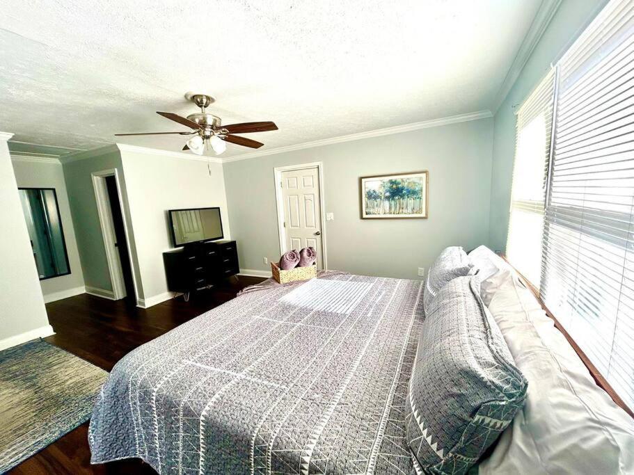 Downtown Charm, 3 Bdr, Near Rest And Bars Villa